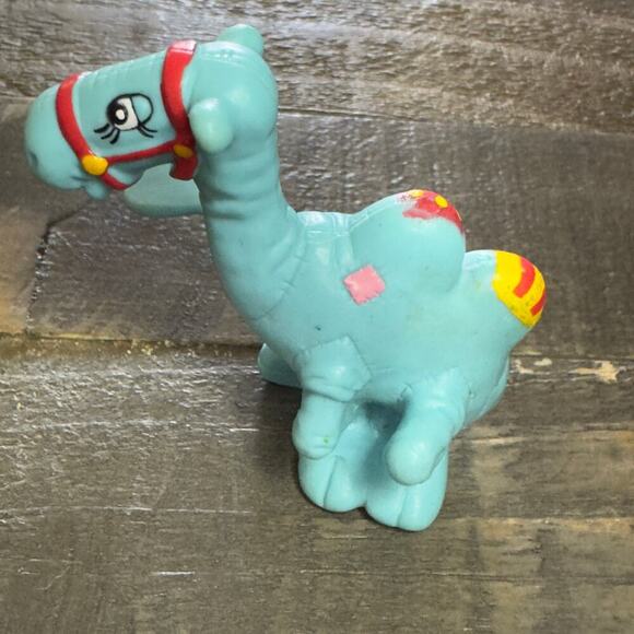 MacMillan Inc. 1988 Raggedy Ann Camel With The Wrinkled Knees PVC Figure - Picture 4 of 6